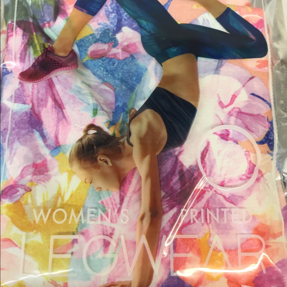 Blue Star Multicolor Floral Capri Leggings Women’s - Picture 9 of 12
